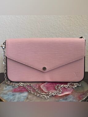NWT Authentic Louis Vuitton Rose Ballerine Pink Epi Leather Felicie Pochette